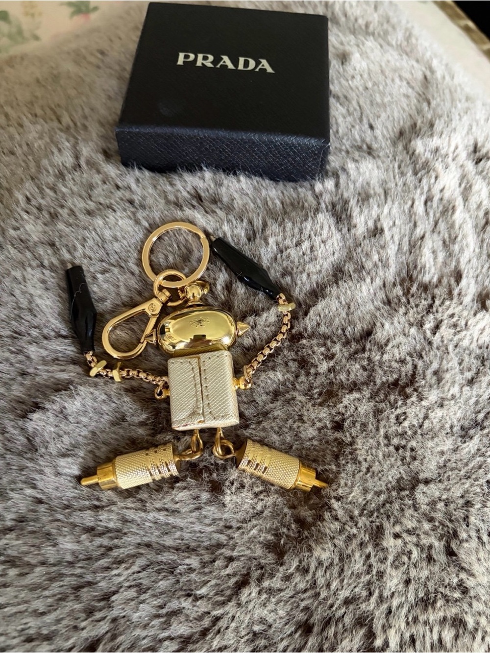 PRADA Saffiano Robot  Charm Platin - Picture 5 of 6